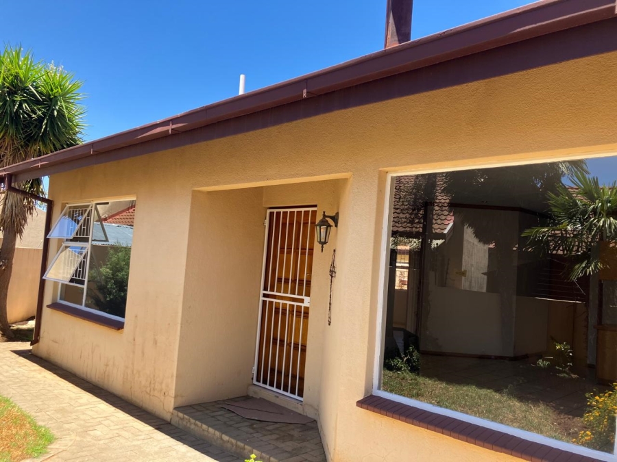 2 Bedroom Property for Sale in Uitsig Free State